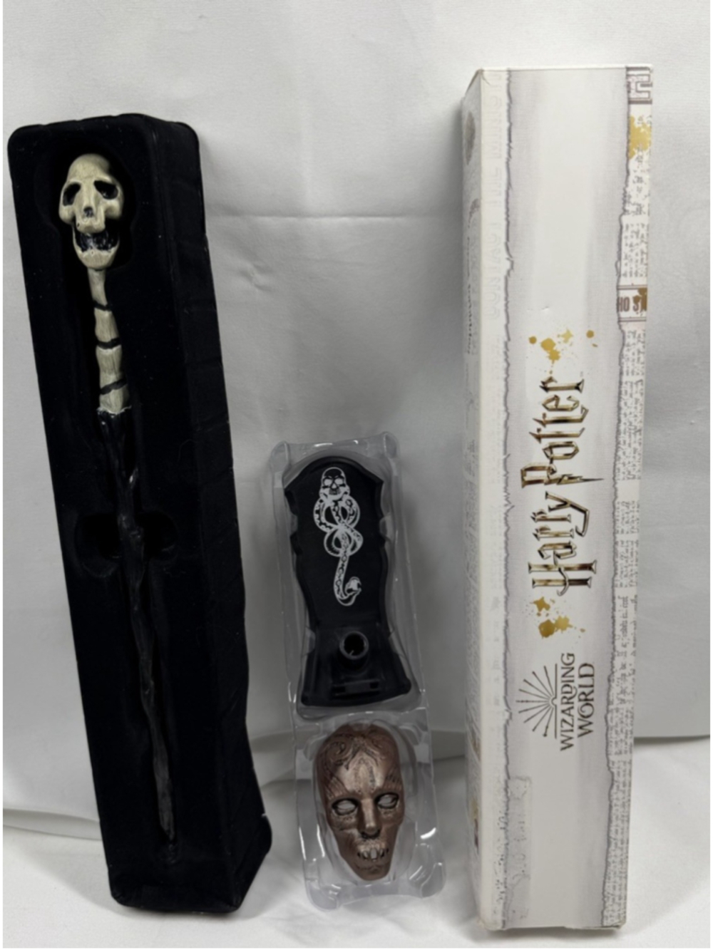 HARRY POTTER DEATH EATER SKULL WAND REPLICA W/BRONZE DEATH EATER MASK STAND